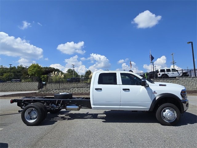 New 2026 RAM 5500 Tradesman w/ Chrome Appearance Group image 2