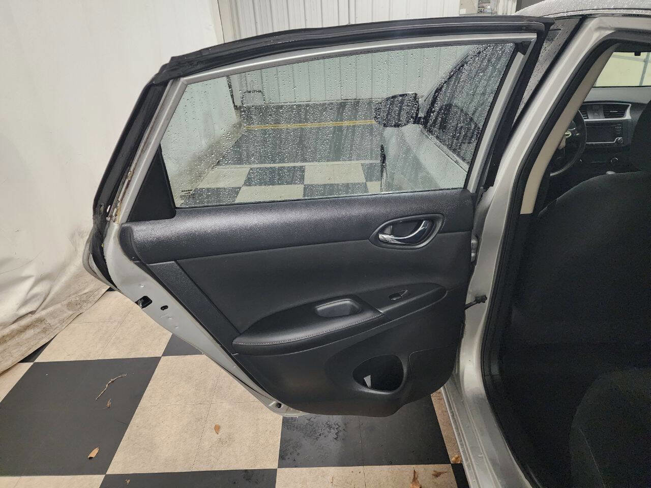 Used 2018 Nissan Sentra S image 13