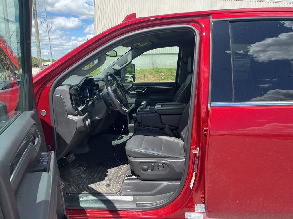 Used 2026 Chevrolet Silverado 2500 LTZ AWD/4WD image 6