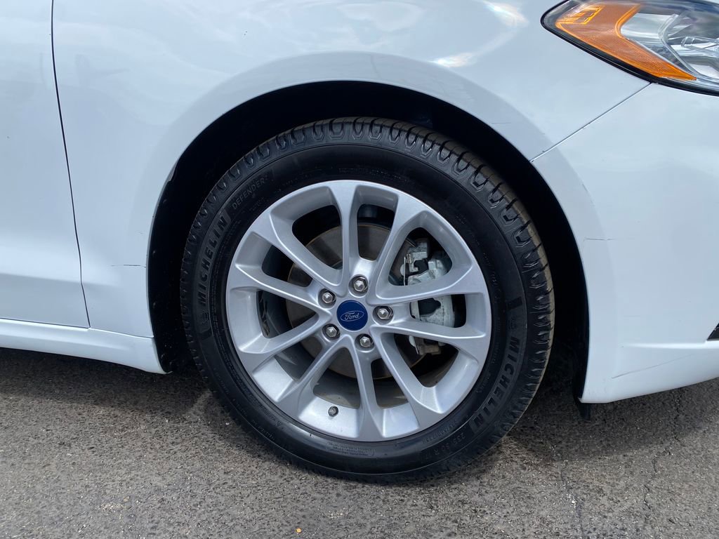 Used 2020 Ford Fusion SE FWD image 27