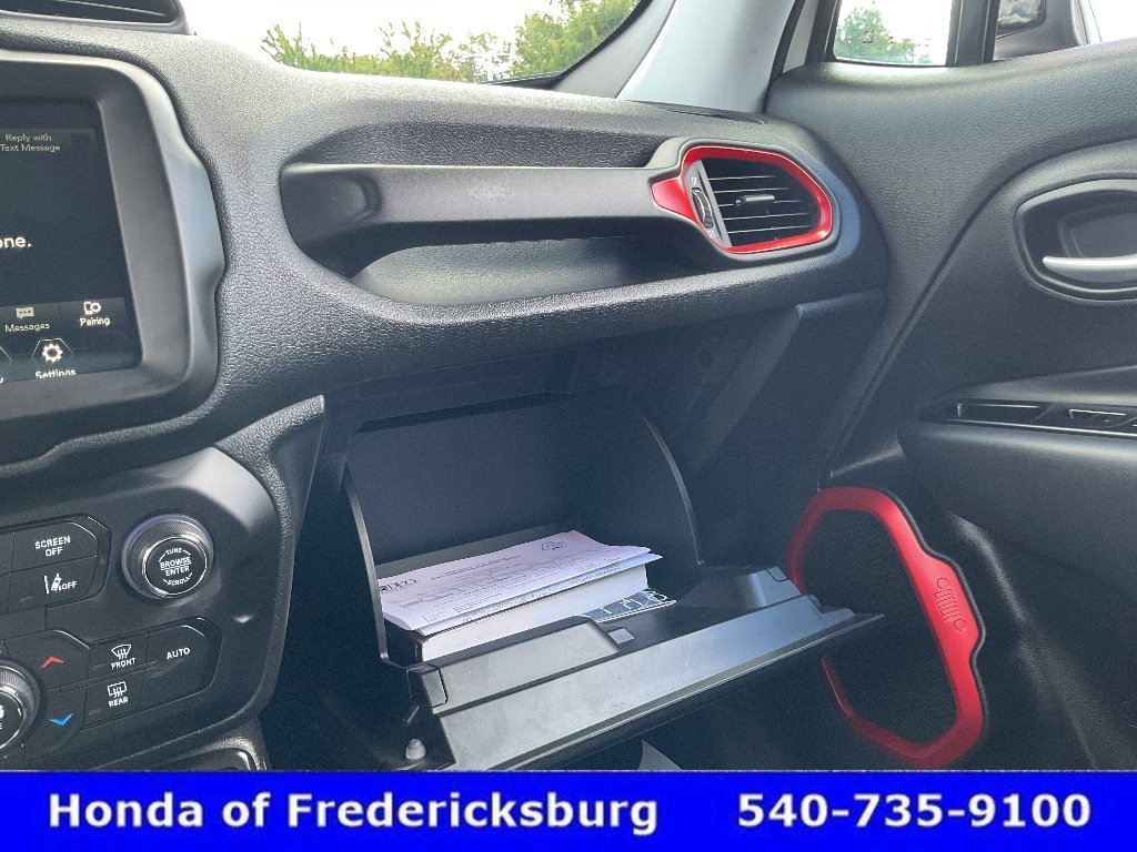 Used 2023 Jeep Renegade Trailhawk AWD/4WD image 33