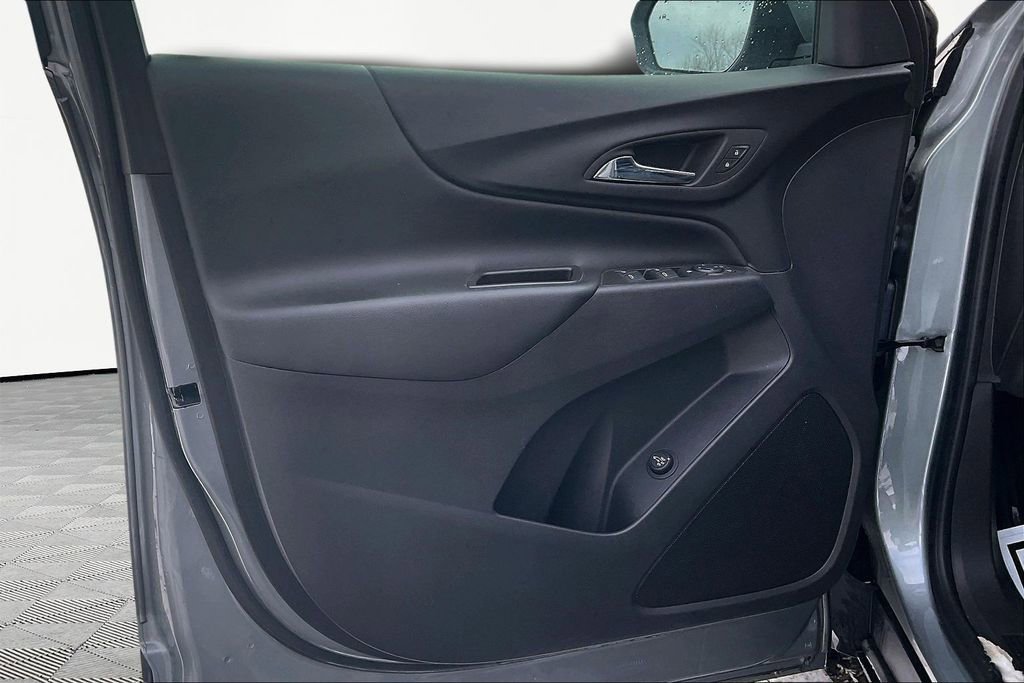 Used 2023 Chevrolet Equinox LT image 23