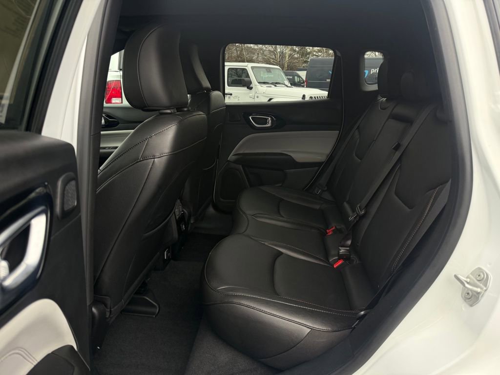 Used 2024 Jeep Compass Limited w/ Sun and Sound Group image 15