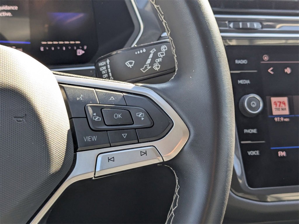 Used 2024 Volkswagen Tiguan SE image 17