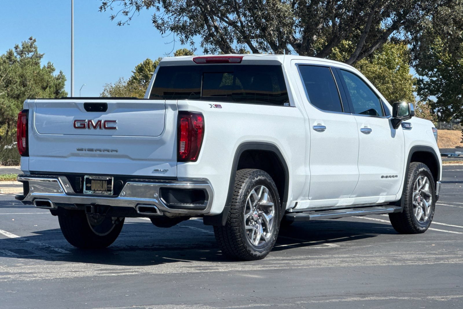 Used 2026 GMC Sierra 1500 SLT w/ SLT Premium Plus Package AWD/4WD image 4