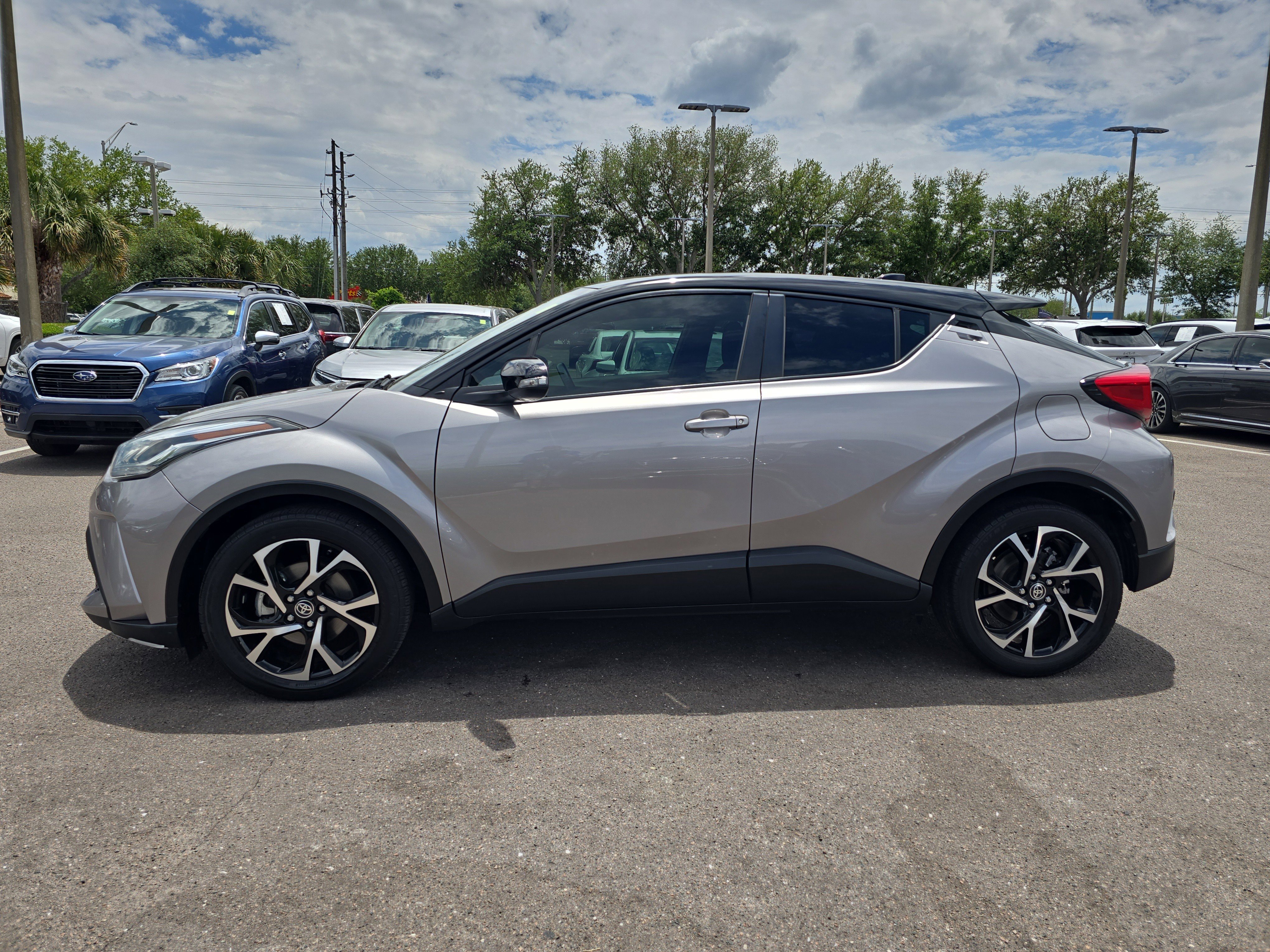 Used 2020 Toyota C-HR XLE FWD image 5
