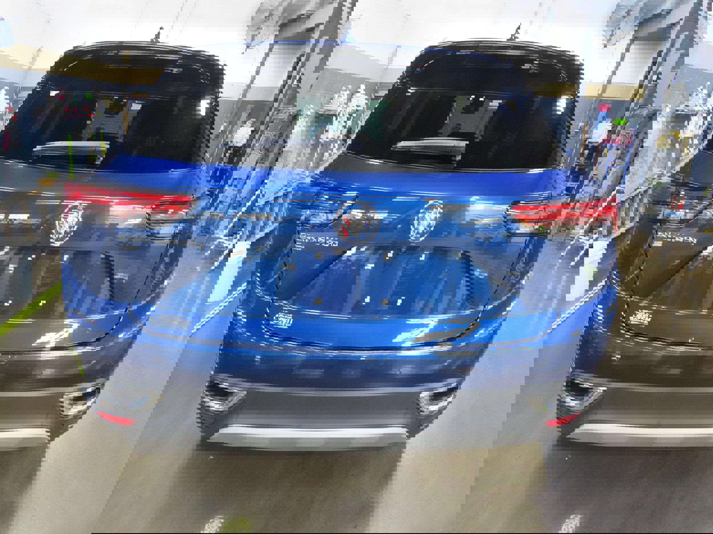 Used 2023 Buick Envision Essence video 5