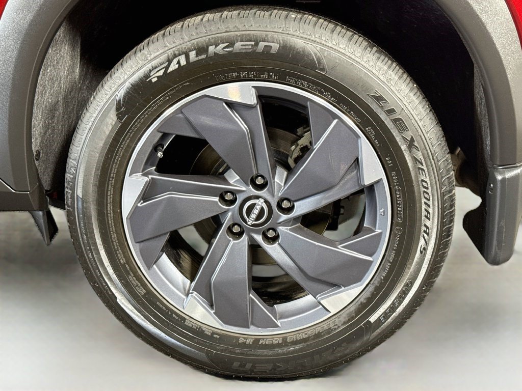 Used 2026 Nissan Rogue SV FWD image 36