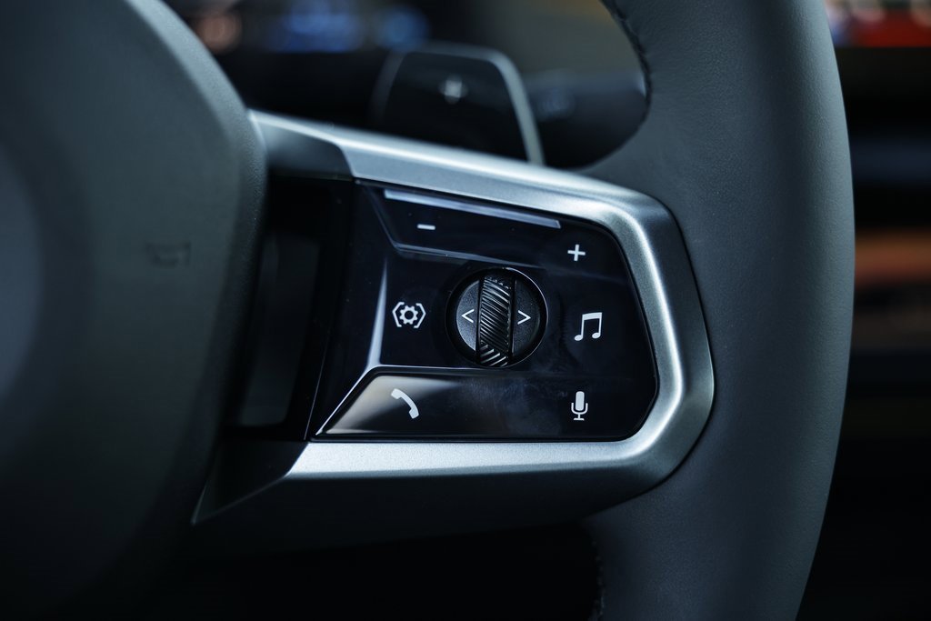 New 2026 BMW 550e xDrive w/ Premium Package image 35