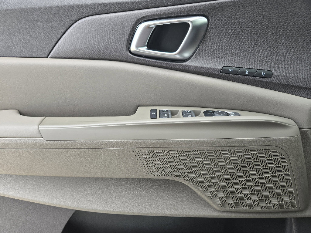 New 2026 Kia Carnival EX image 16