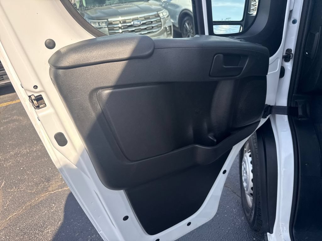 Used 2025 RAM ProMaster 2500 w/ U-Haul Equipment Group FWD image 29