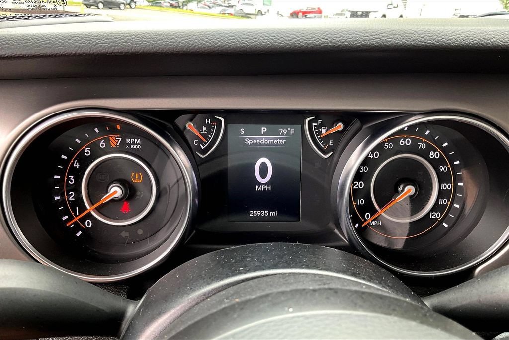 Used 2022 Jeep Gladiator Sport AWD/4WD image 13