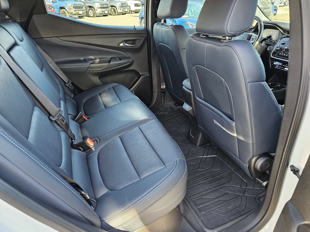 Used 2023 Chevrolet Bolt EUV LT FWD image 16