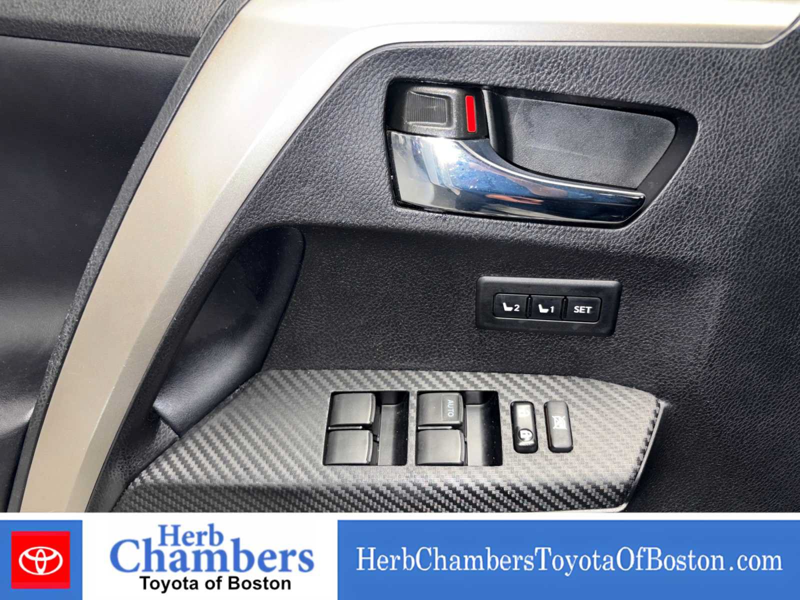 Used 2015 Toyota RAV4 Limited AWD/4WD image 14