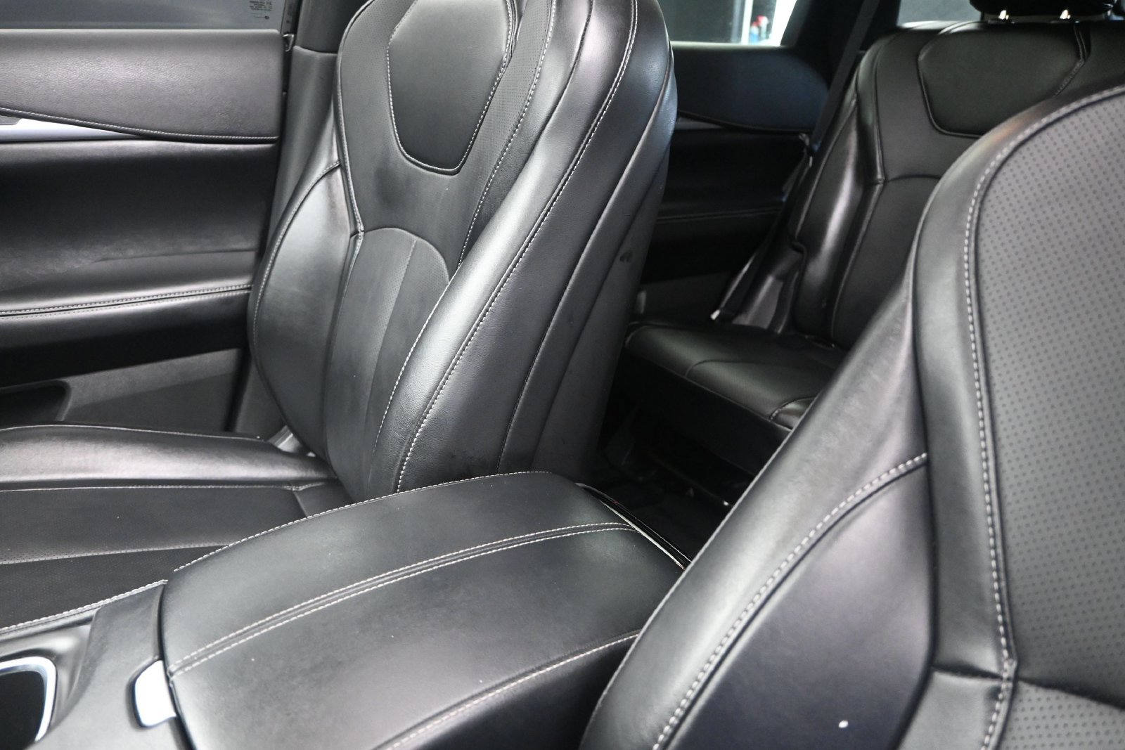 Used 2026 INFINITI QX60 Luxe w/ Cargo Package FWD image 14