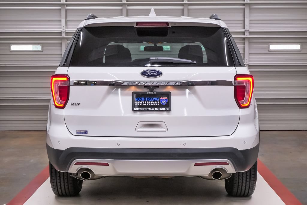 Used 2017 Ford Explorer XLT w/ Equipment Group 201A FWD image 6