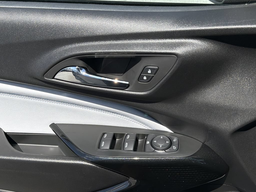New 2026 Chevrolet Trax LT w/ LT Convenience Package FWD image 14