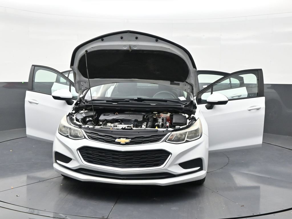 Used 2017 Chevrolet Cruze LS FWD image 33