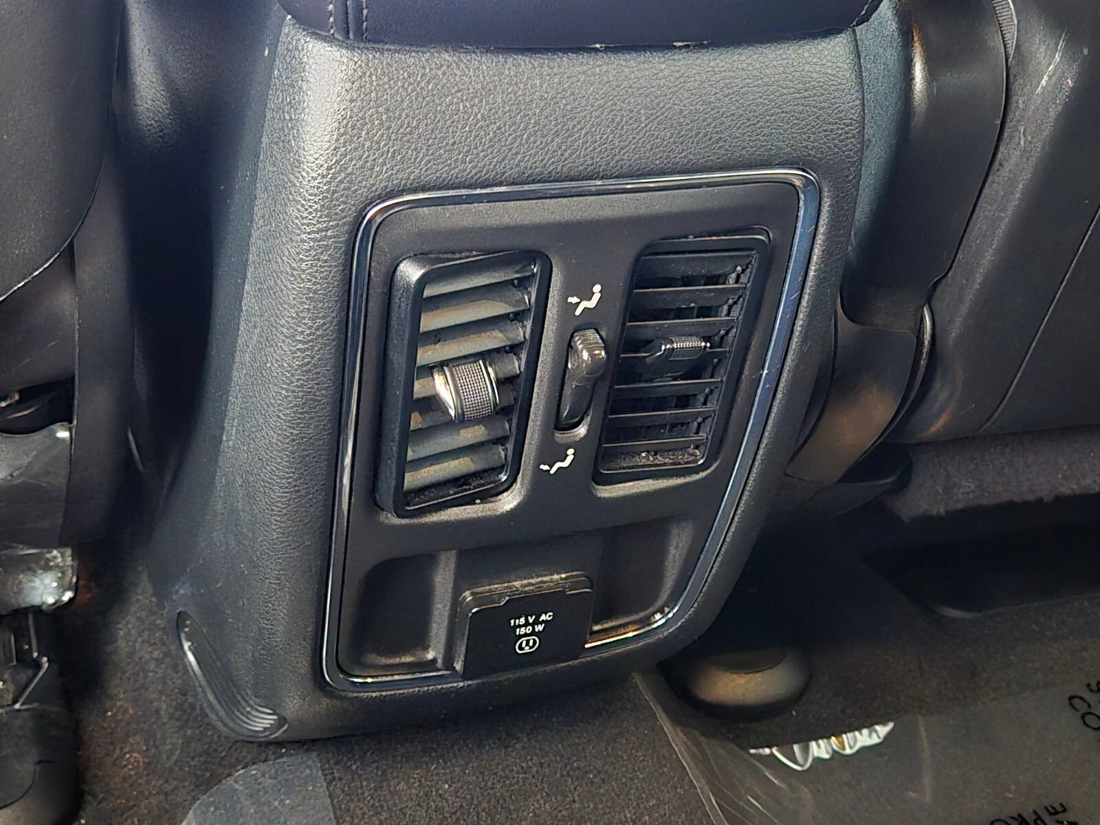 Used 2022 Jeep Grand Cherokee Laredo AWD/4WD image 13