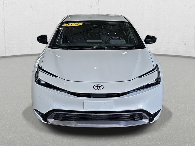 Used 2024 Toyota Prius XLE image 2