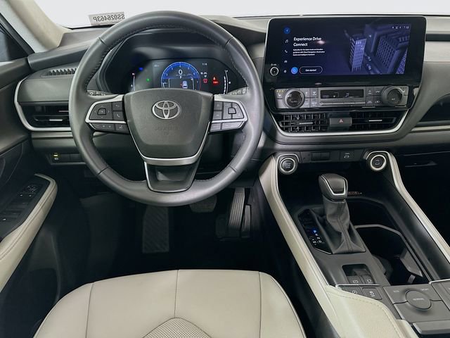 Certified 2025 Toyota Grand Highlander FWD image 24
