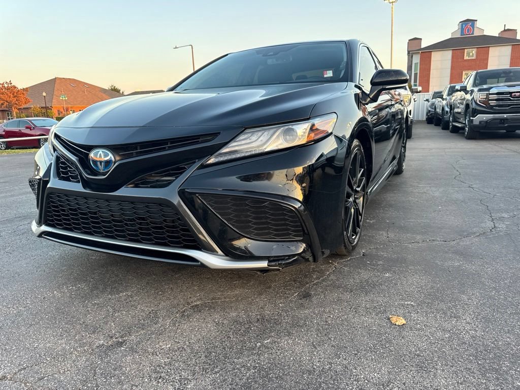 Used 2021 Toyota Camry XSE FWD image 9