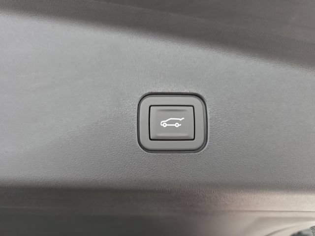 New 2027 Cadillac Vistiq Luxury w/ LPO, Floor Liner Package AWD/4WD image 31