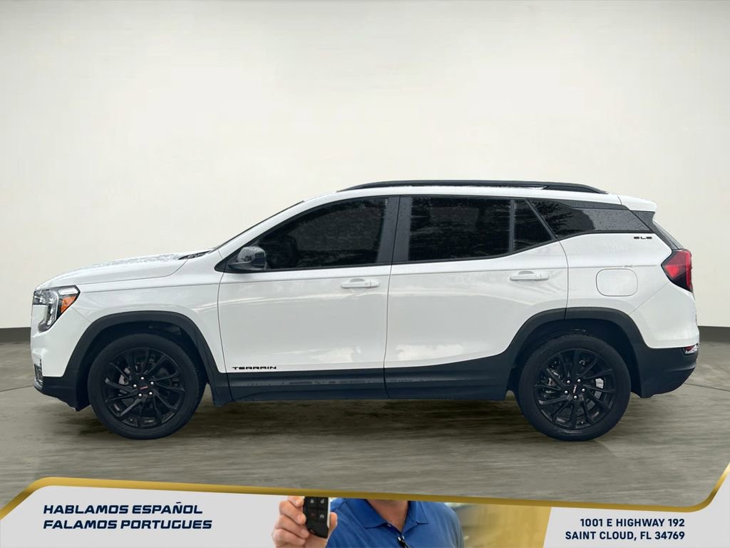 Used 2023 GMC Terrain SLE w/ Driver Convenience Package image 3