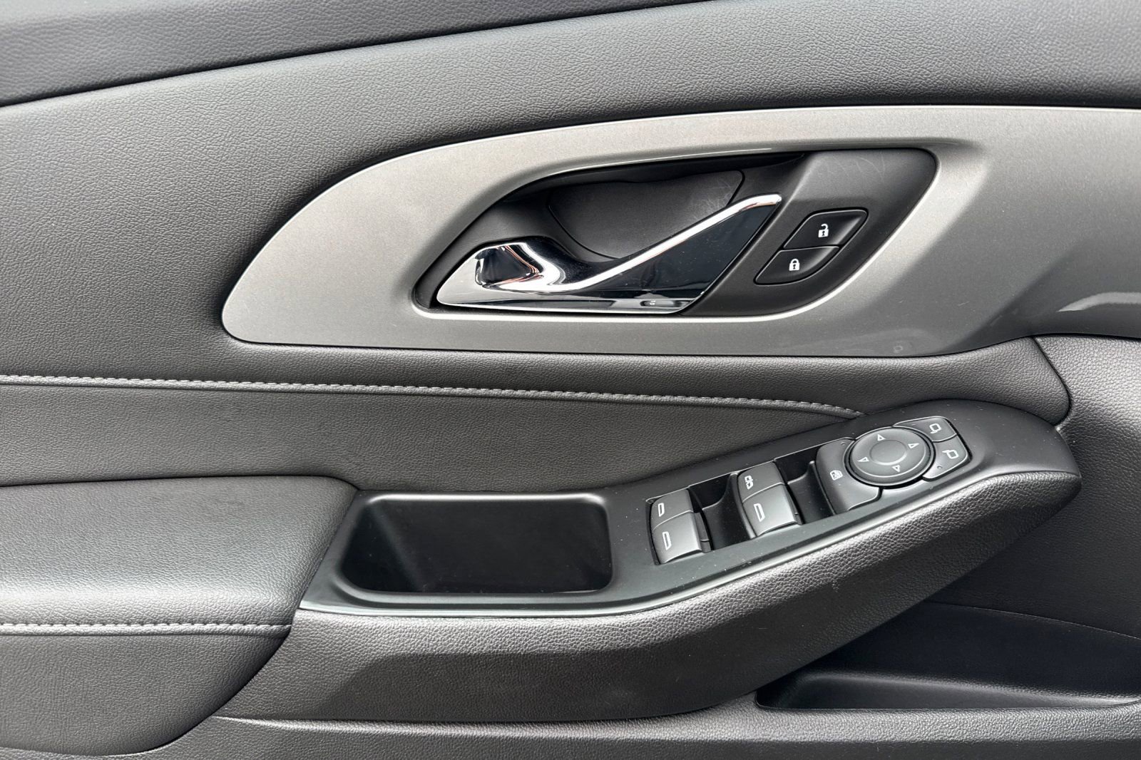 Certified 2022 Chevrolet Traverse LT w/ LPO, Floor Liner Package image 10