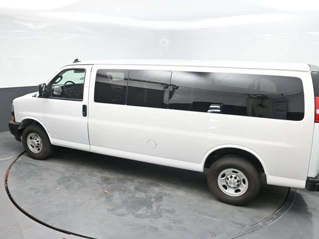 Used 2024 Chevrolet Express 3500 LS RWD image 27