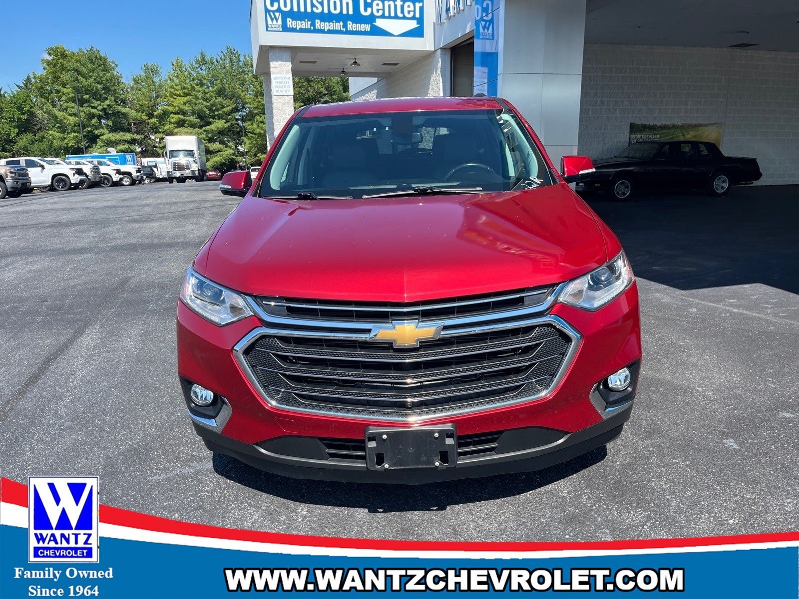 Used 2019 Chevrolet Traverse LT w/ LT Premium Package AWD/4WD image 3