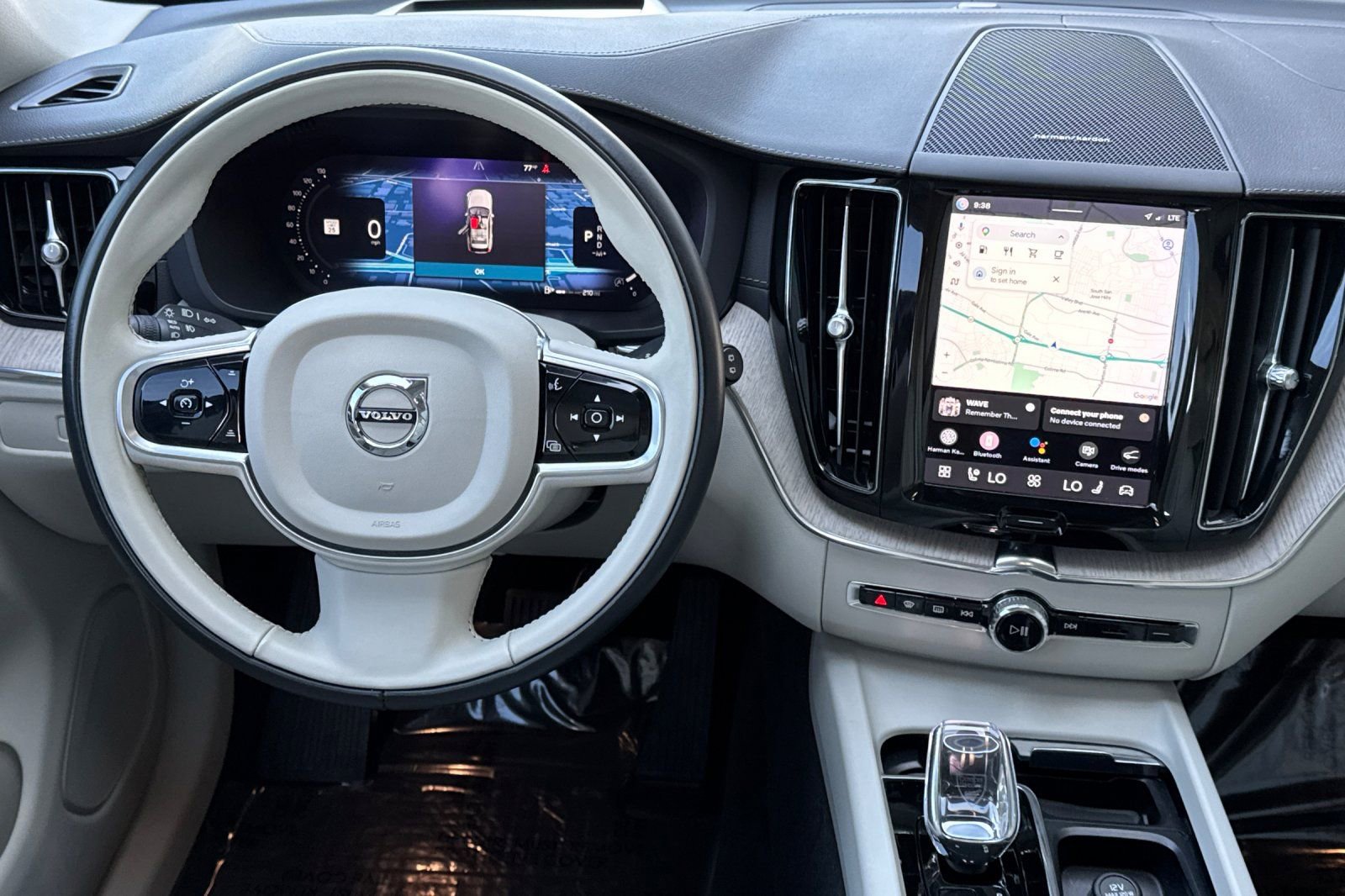 Used 2023 Volvo XC60 B5 Ultimate w/ Climate Package image 15