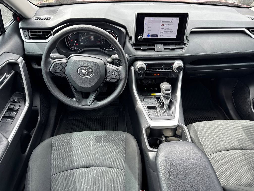 Used 2024 Toyota RAV4 XLE w/ Convenience Package image 24