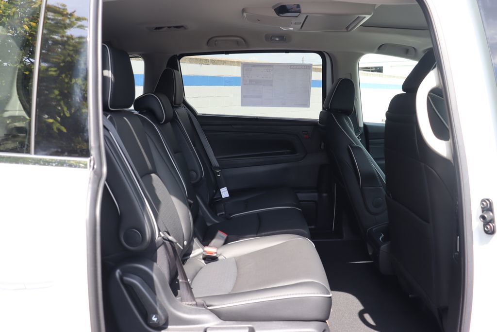 Certified 2026 Honda Odyssey Elite image 14