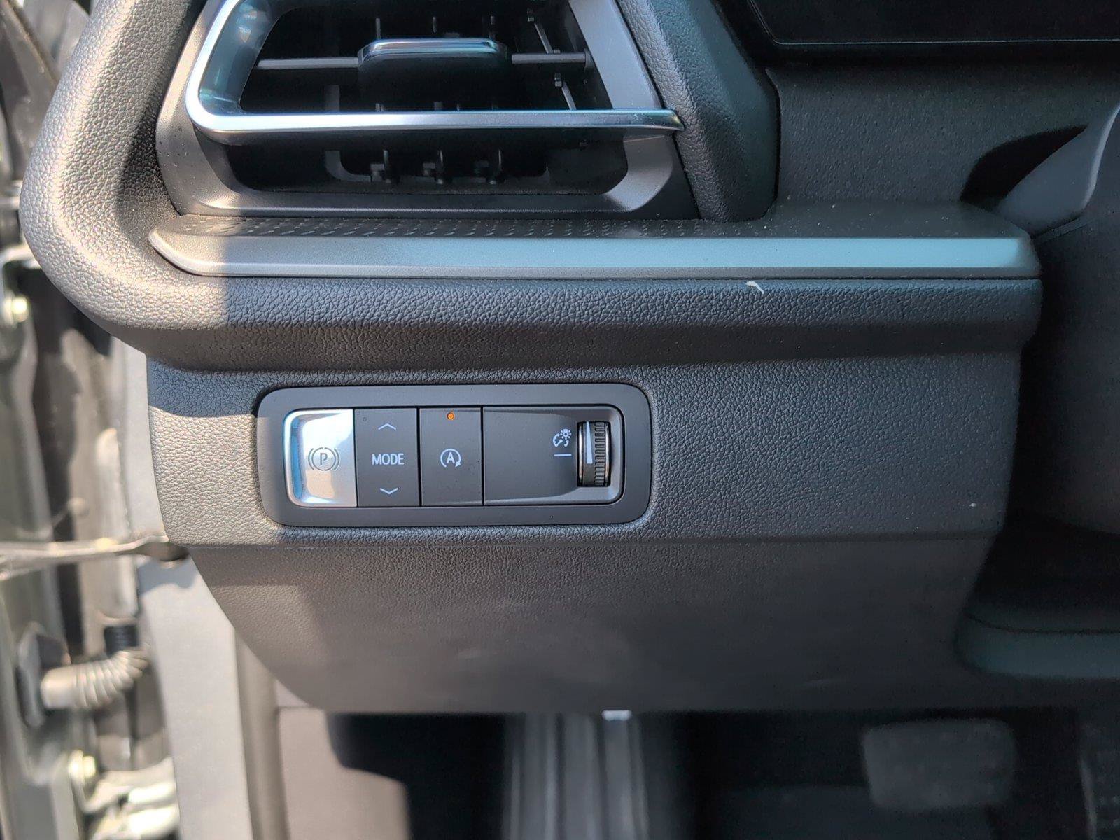 Certified 2025 Chevrolet Traverse LT FWD image 28