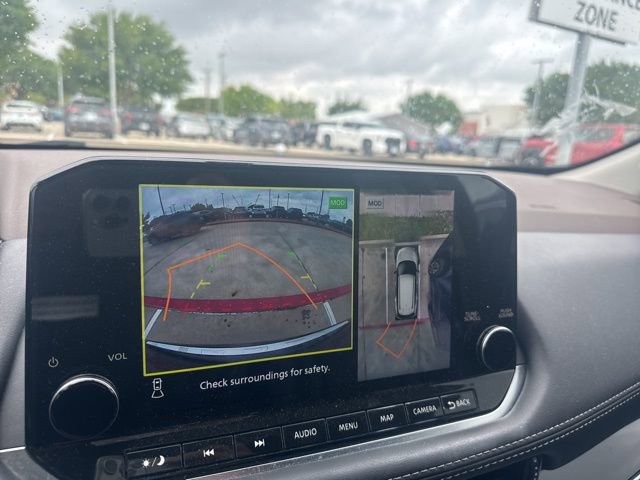 Used 2023 Nissan Rogue SL w/ SL Premium Package image 14