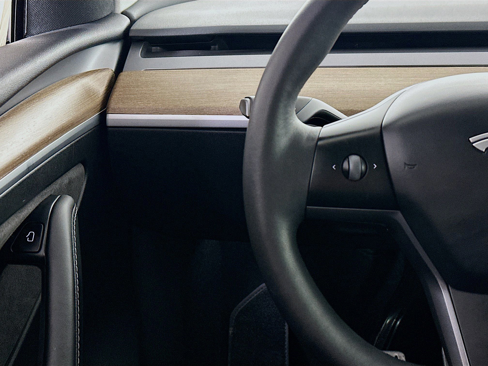 Used 2023 Tesla Model Y Performance image 10