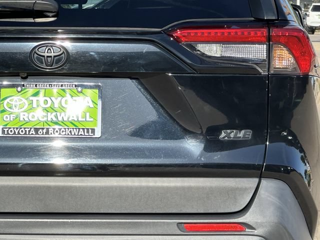 Used 2020 Toyota RAV4 XLE Premium FWD image 6