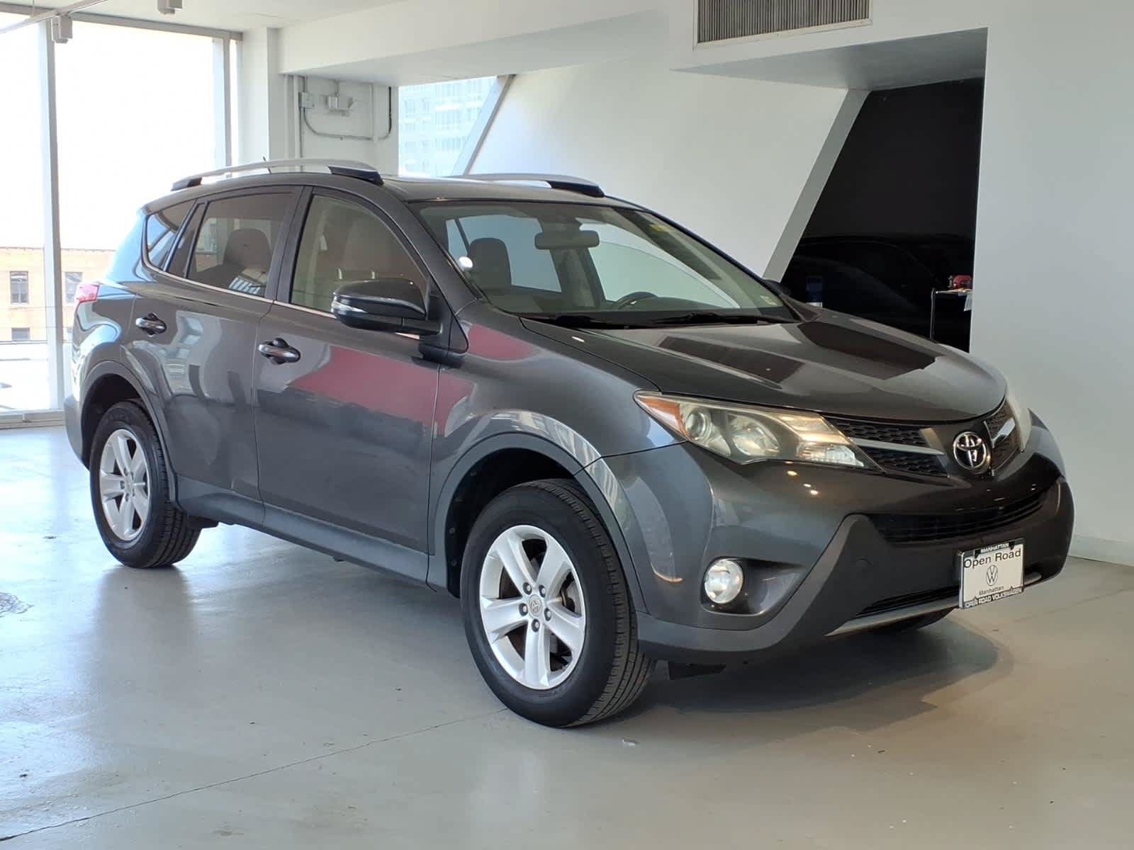 Used 2013 Toyota RAV4 XLE AWD/4WD image 3