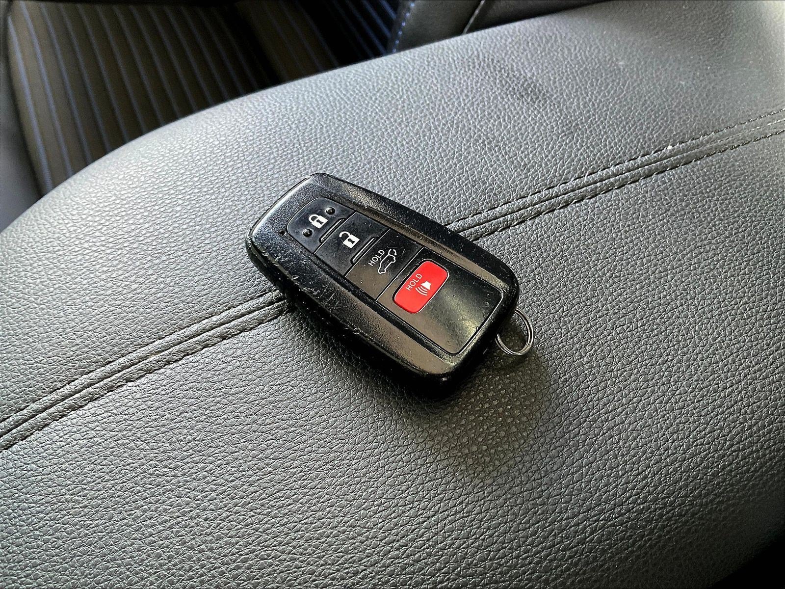 Used 2023 Toyota RAV4 XSE AWD/4WD image 33