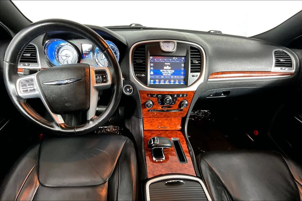 Used 2014 Chrysler 300 w/ Driver Convenience Group RWD image 15