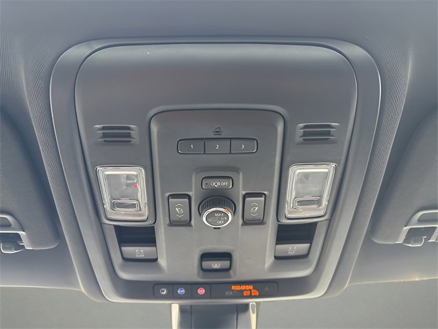 Used 2022 Chevrolet Tahoe LT w/ Luxury Package image 13