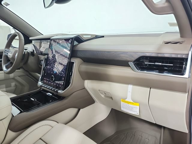 New 2026 GMC Yukon Denali w/ Sun & Power Step Package AWD/4WD image 39