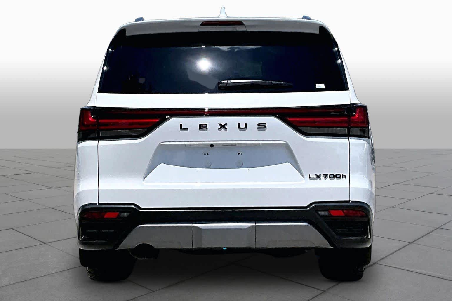 Used 2025 Lexus LX 700h Overtrail w/ Accessory Package (Z1) AWD/4WD image 5