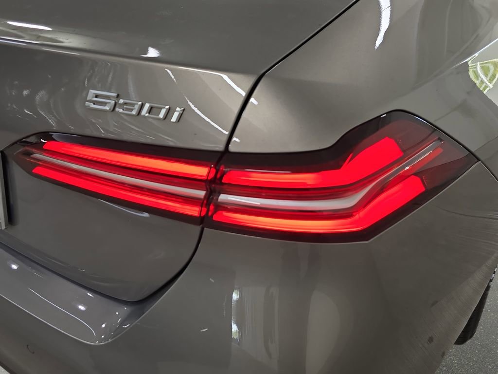 Used 2026 BMW 530i w/ Premium Package image 33