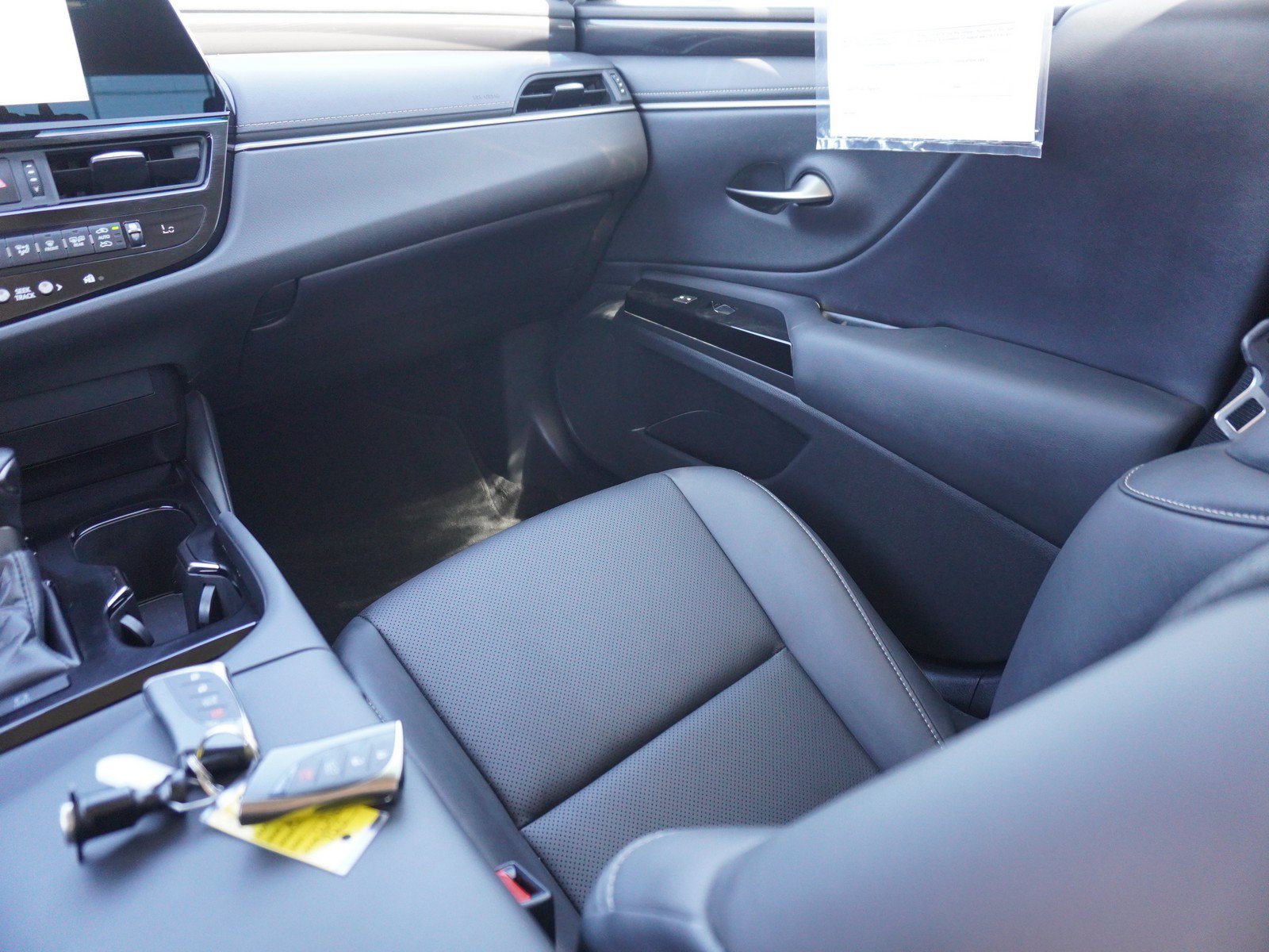 Used 2024 Lexus ES 350 FWD image 16