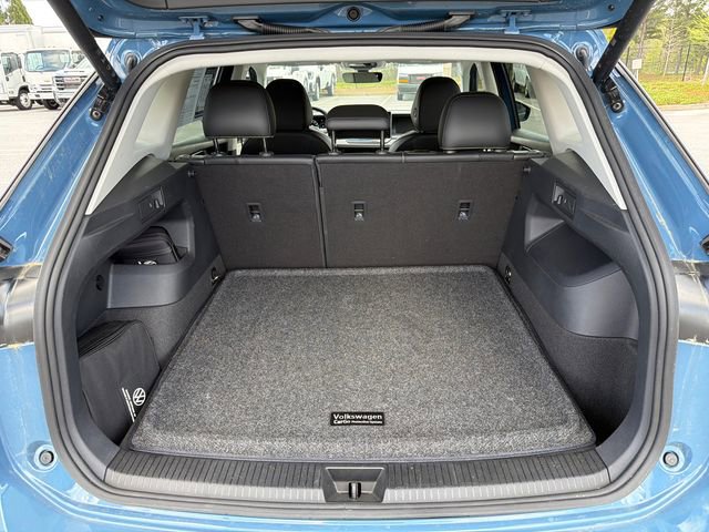 Used 2025 Volkswagen Tiguan SE image 18