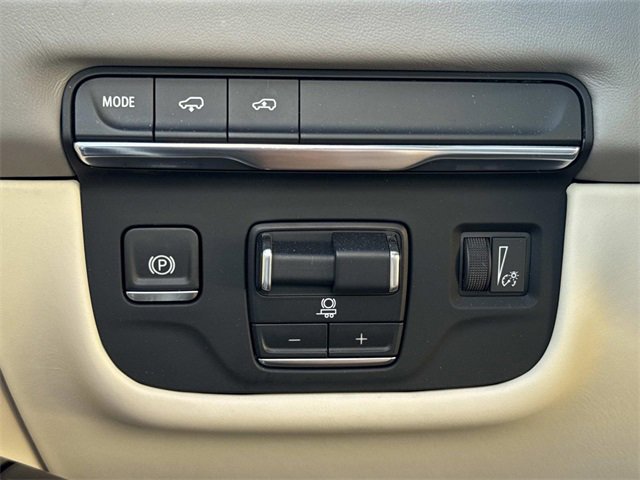 Certified 2025 Cadillac Escalade ESV Premium Luxury Platinum w/ LPO, Radiant Package image 25