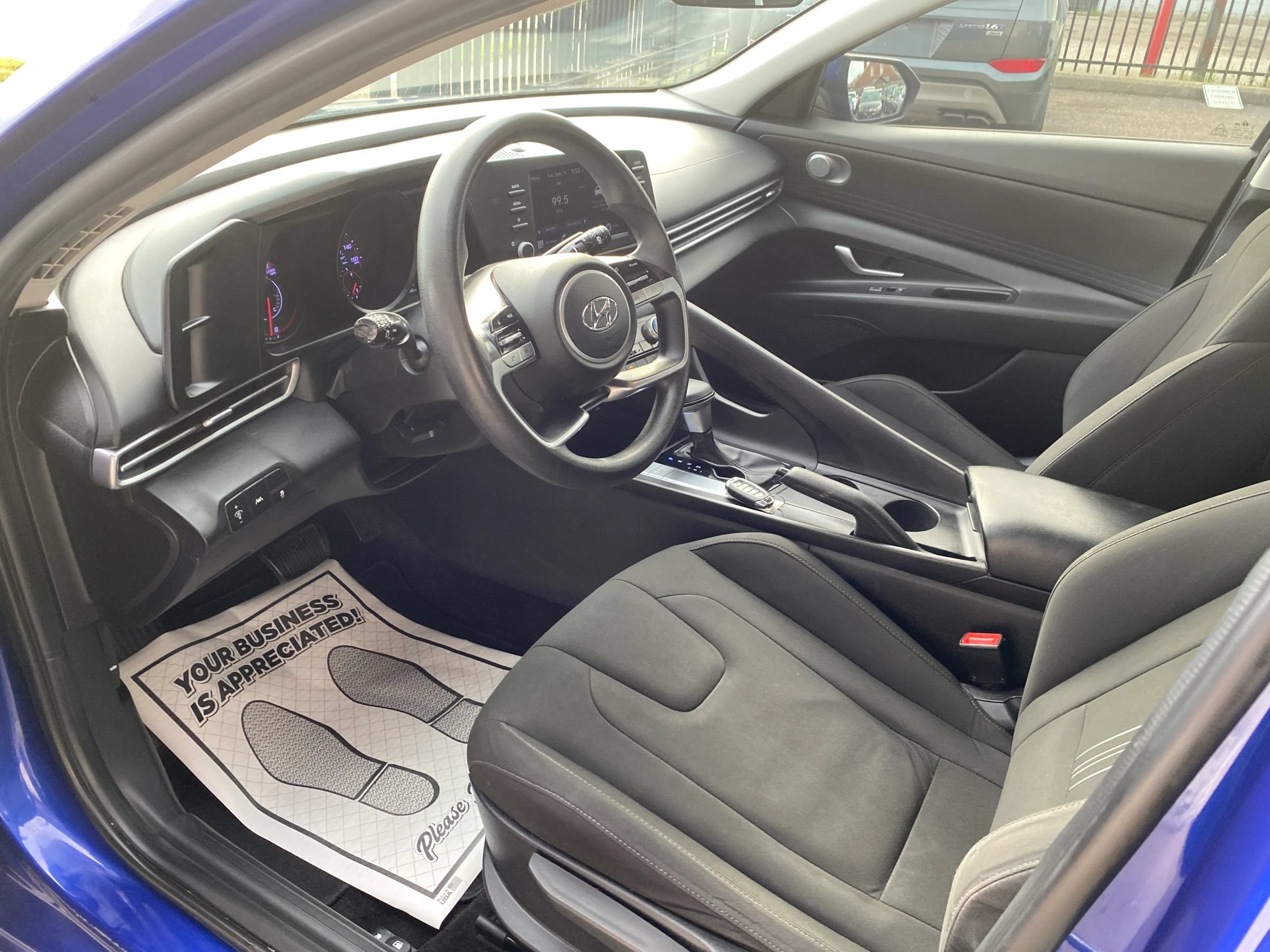 Used 2021 Hyundai Elantra SEL FWD image 3