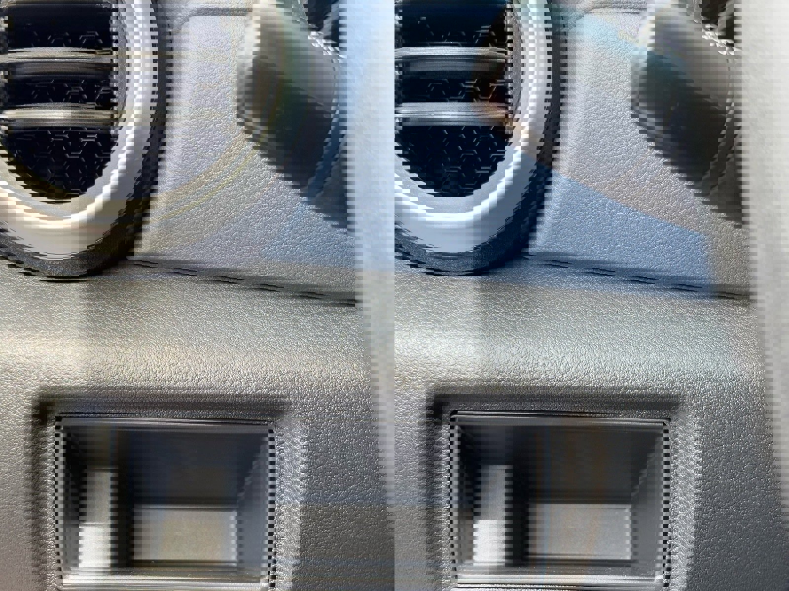 Certified 2025 Nissan Versa SV image 28